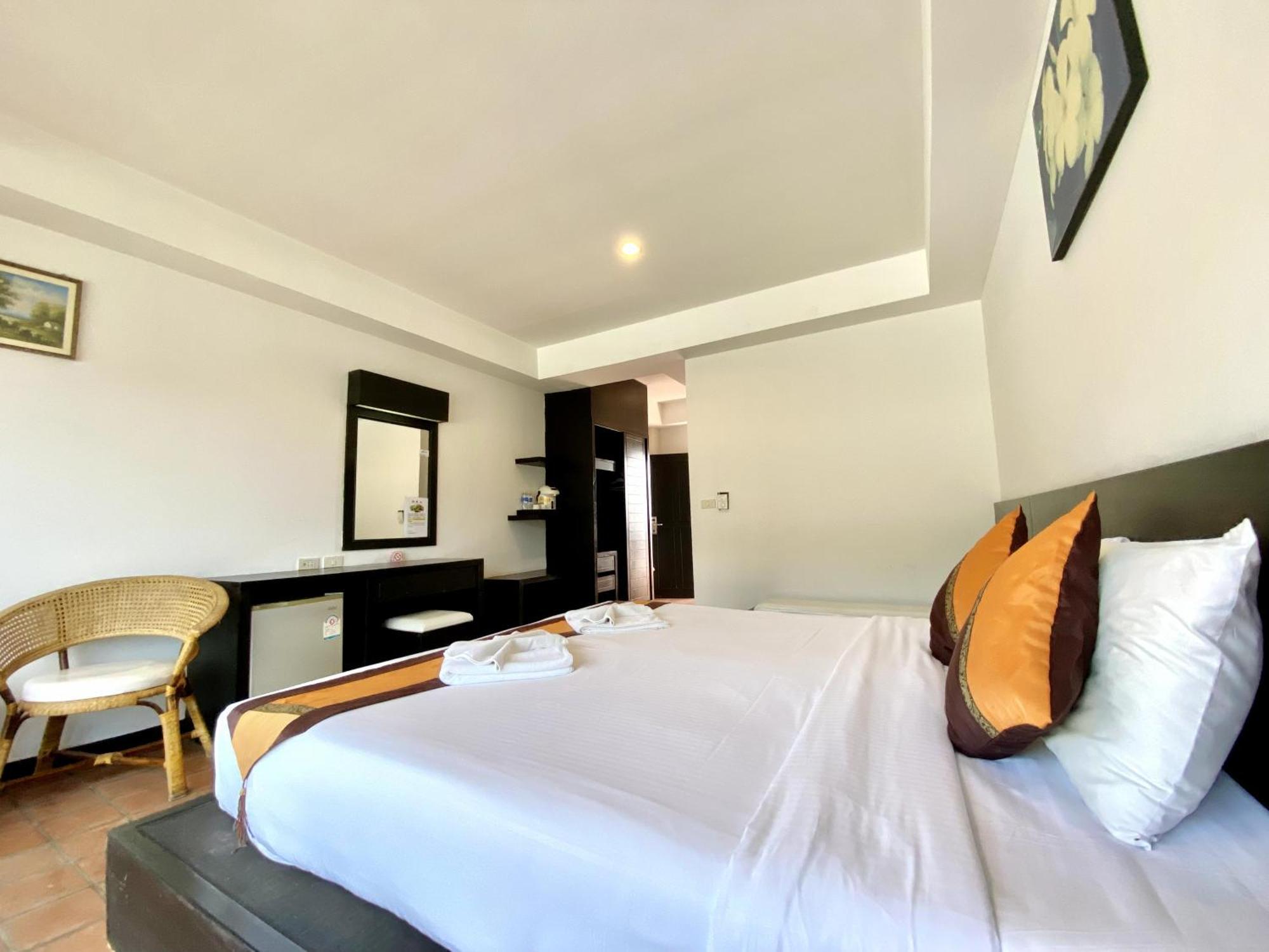 H.R.K.Resort Patong Buitenkant foto
