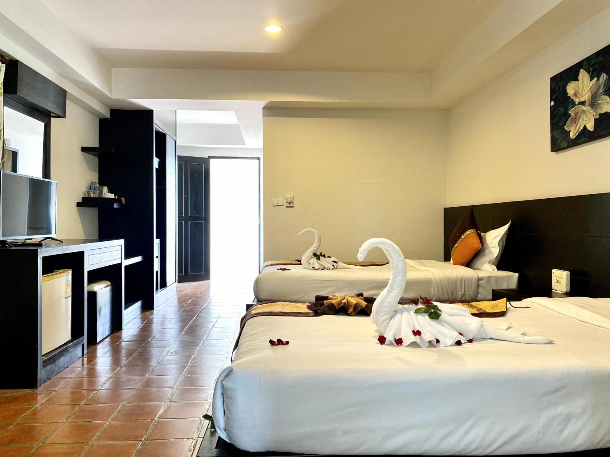 H.R.K.Resort Patong Buitenkant foto