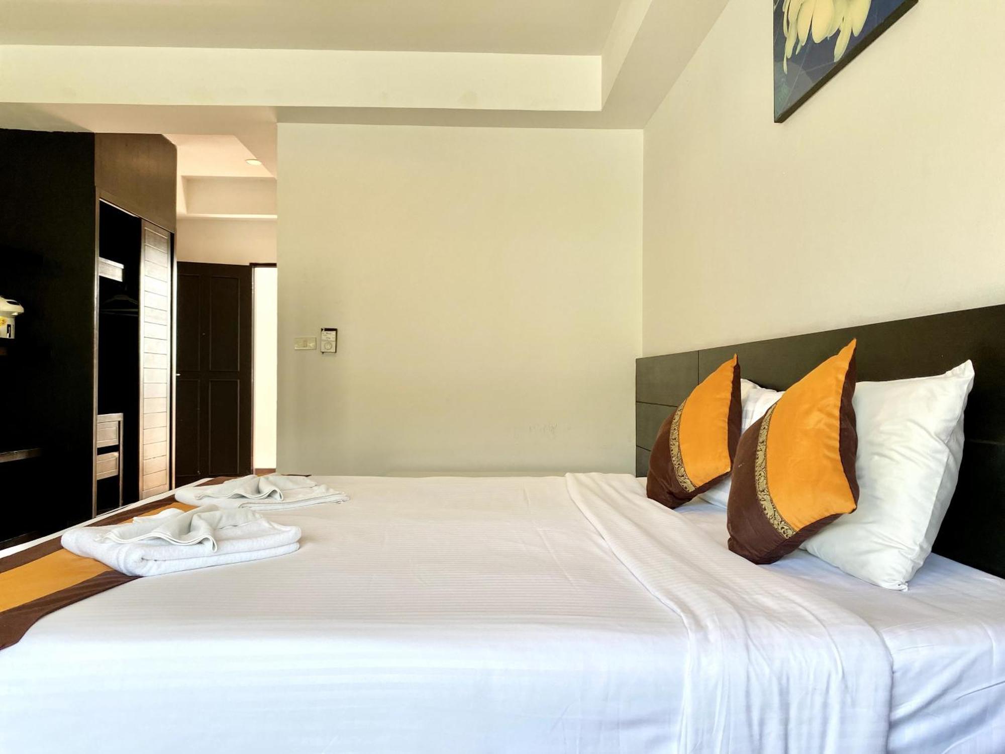 H.R.K.Resort Patong Buitenkant foto