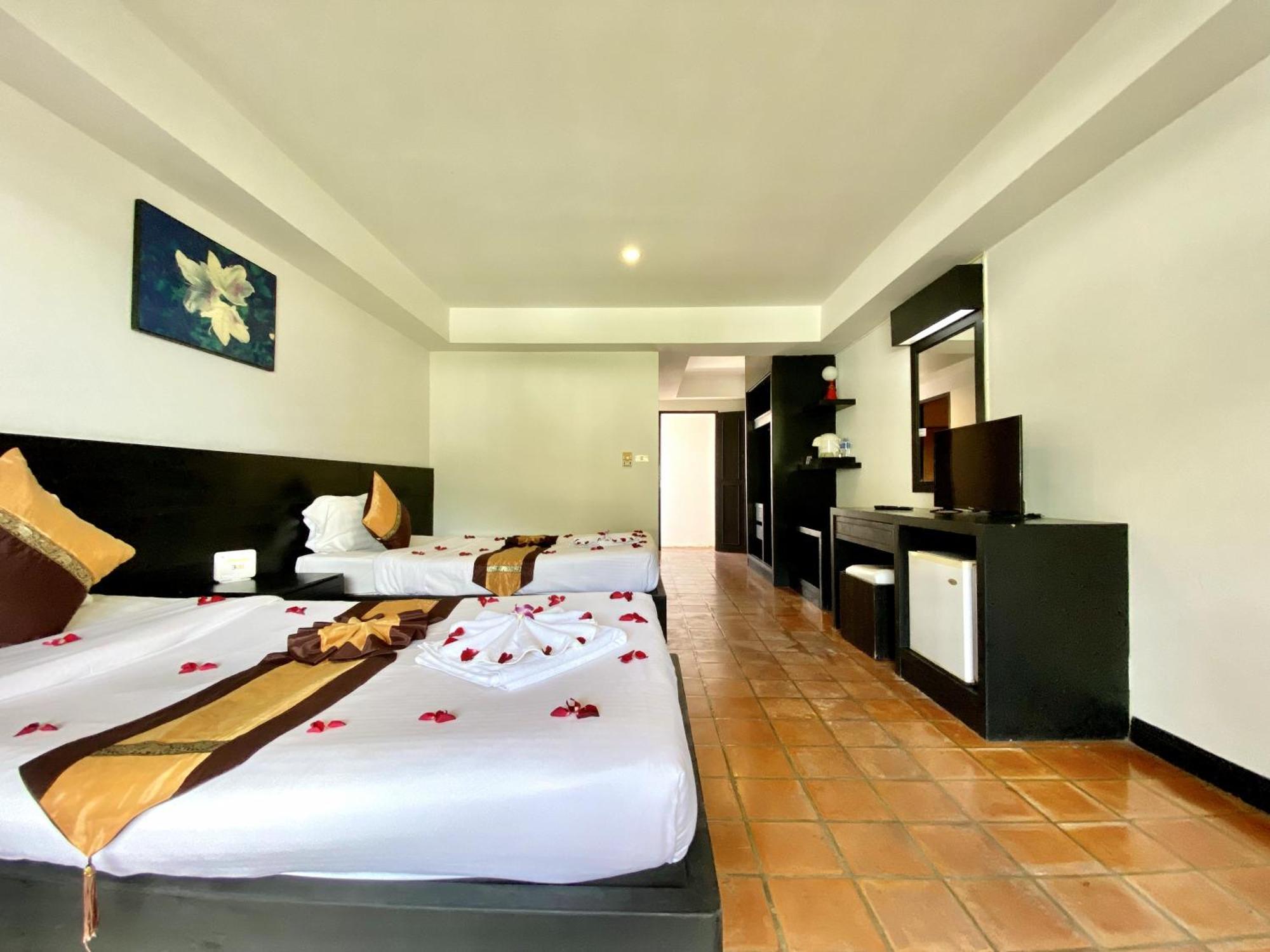 H.R.K.Resort Patong Buitenkant foto
