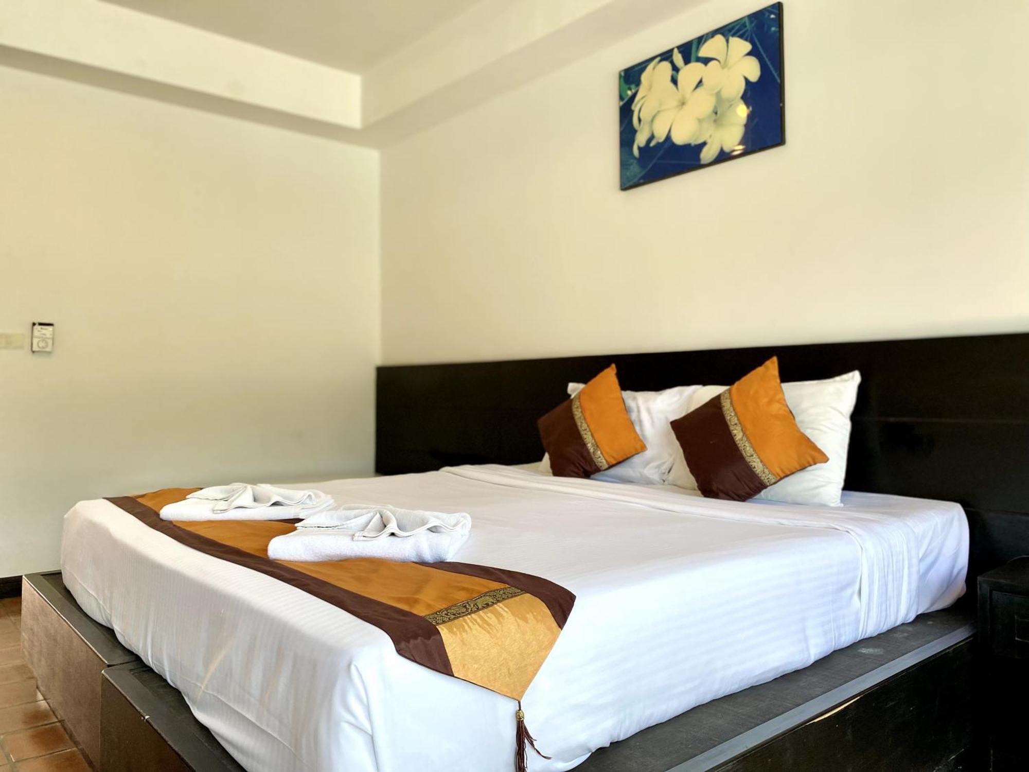 H.R.K.Resort Patong Buitenkant foto