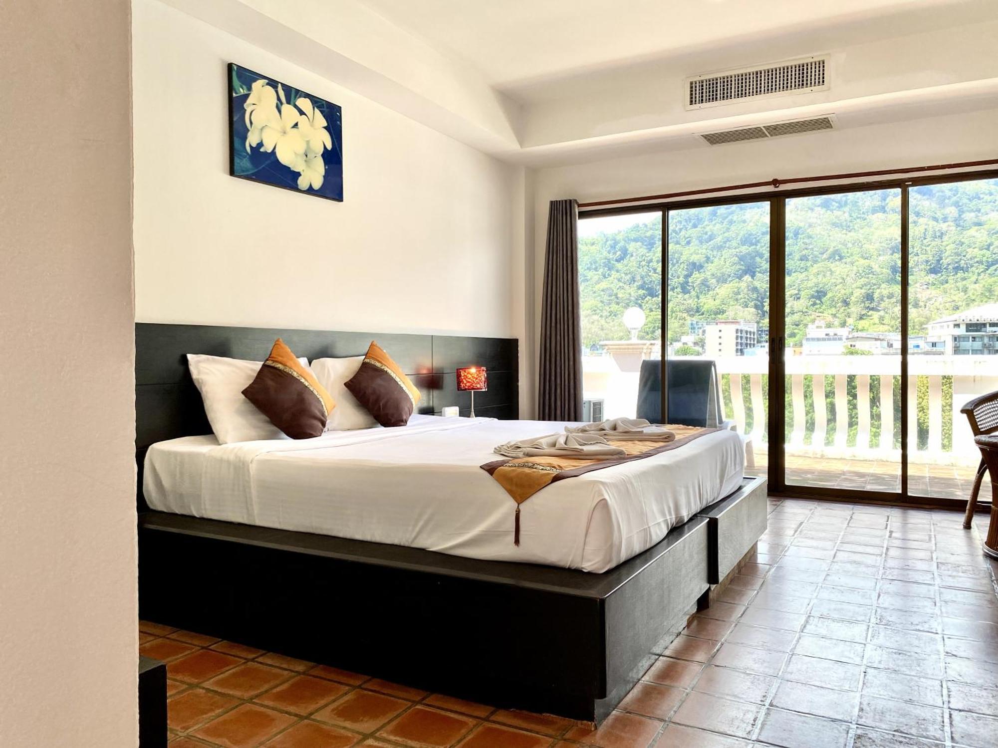 H.R.K.Resort Patong Buitenkant foto