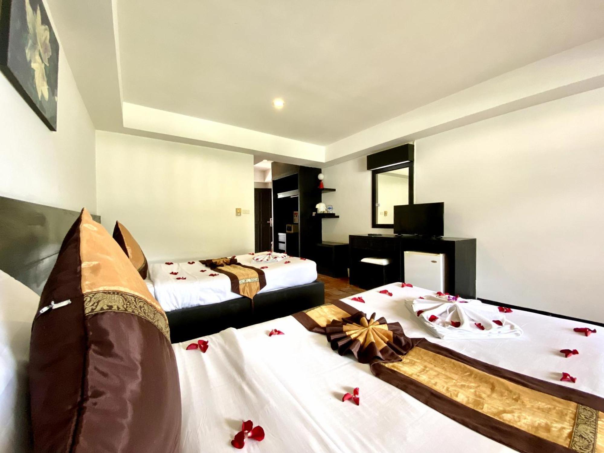 H.R.K.Resort Patong Buitenkant foto