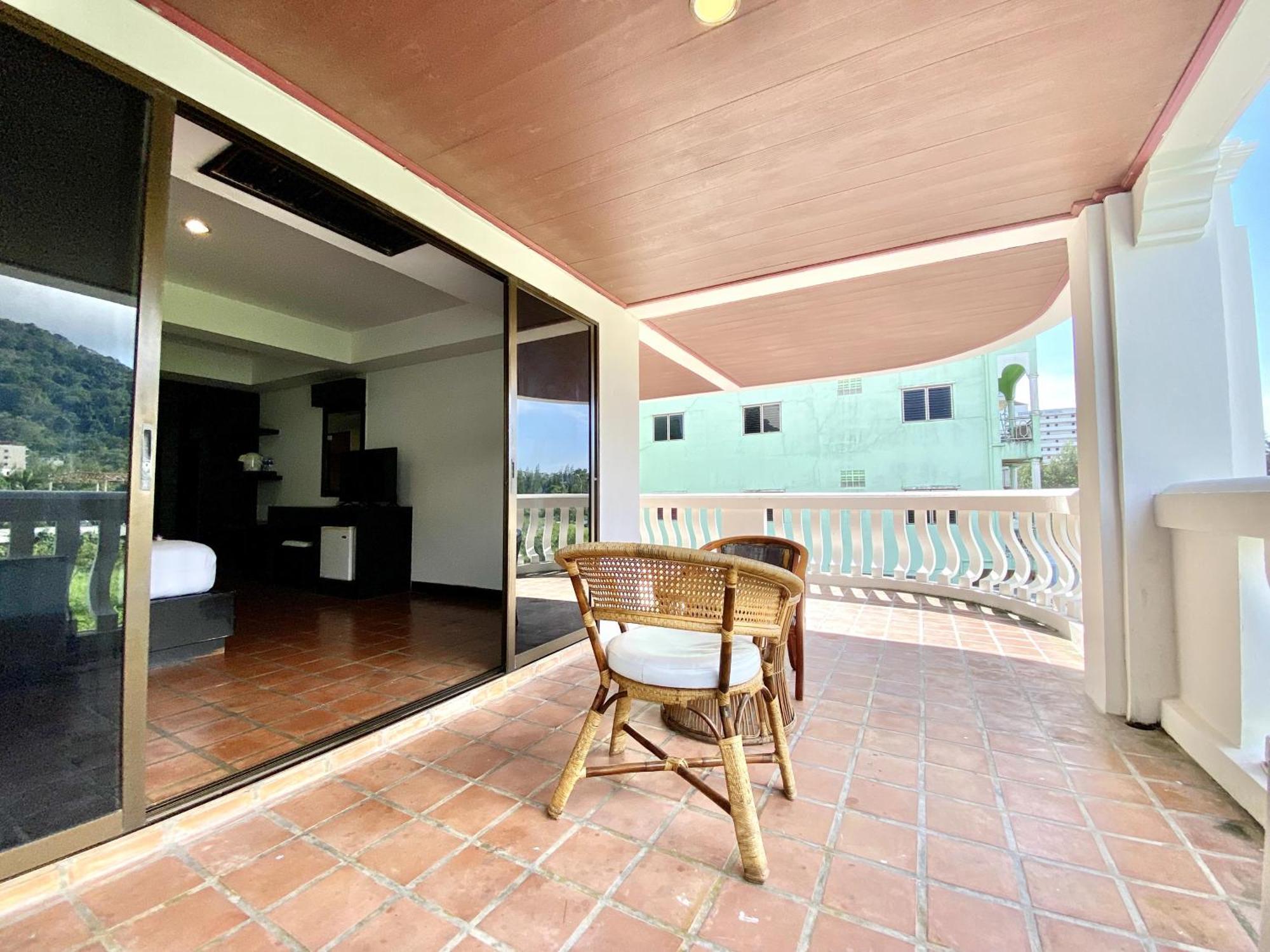 H.R.K.Resort Patong Buitenkant foto