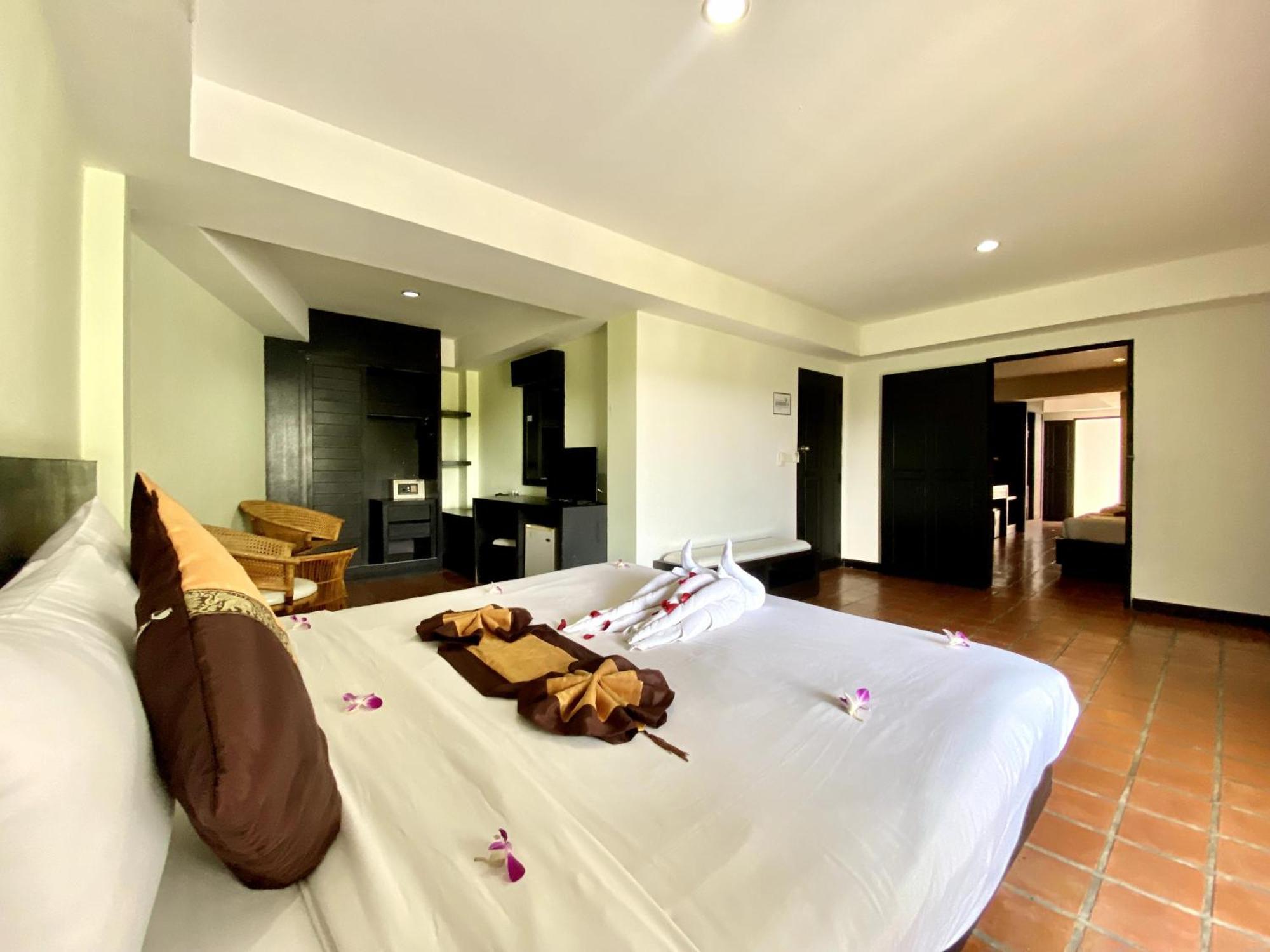 H.R.K.Resort Patong Buitenkant foto