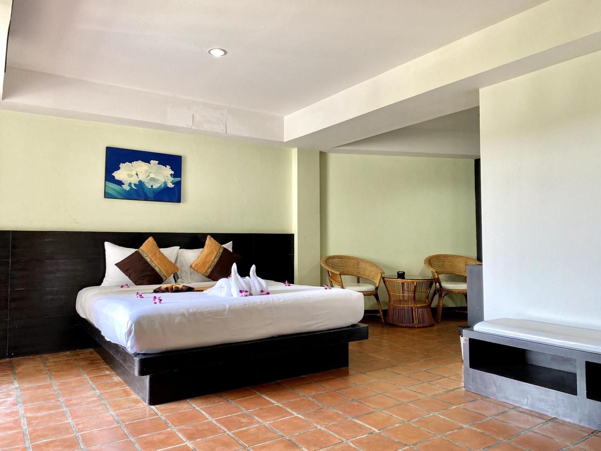 H.R.K.Resort Patong Buitenkant foto